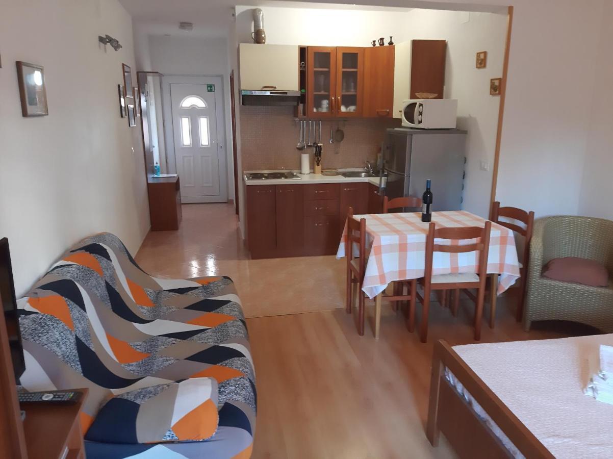 N & V Apartman *