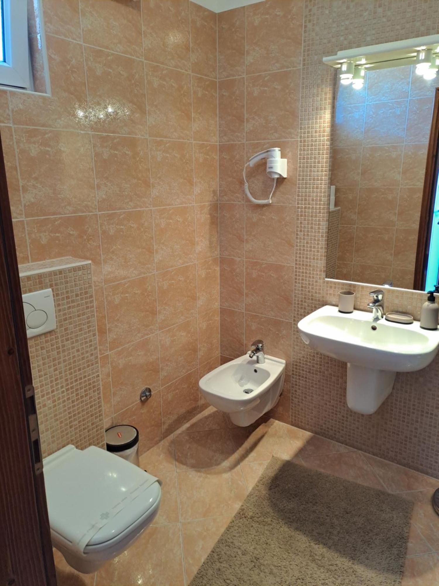 N & V Apartman