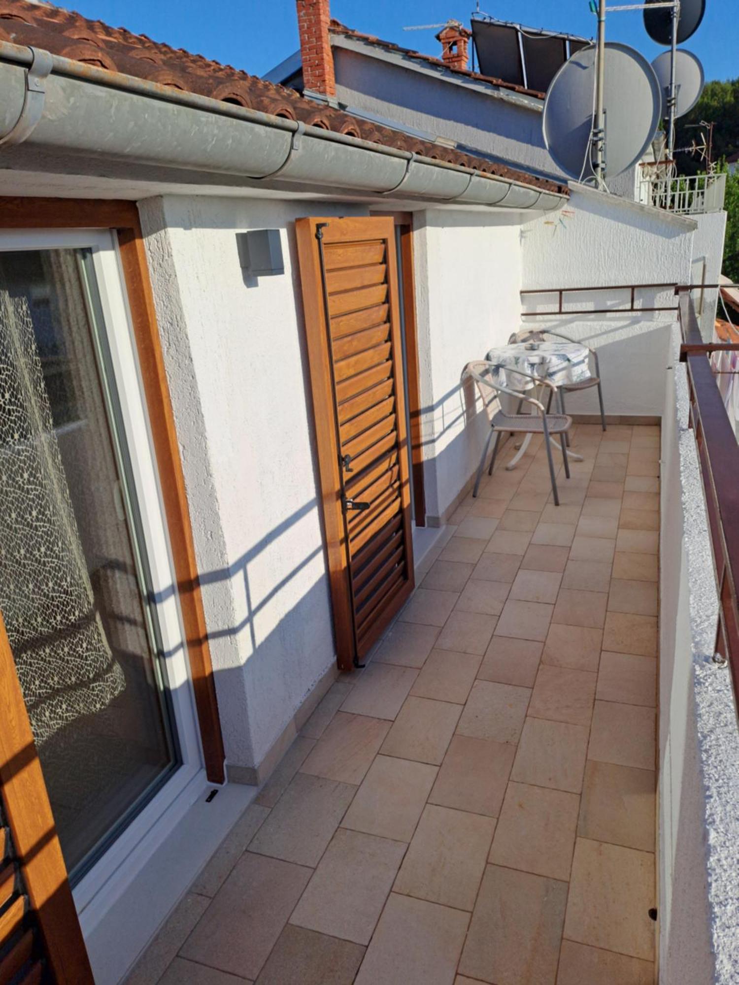 N & V * Porec