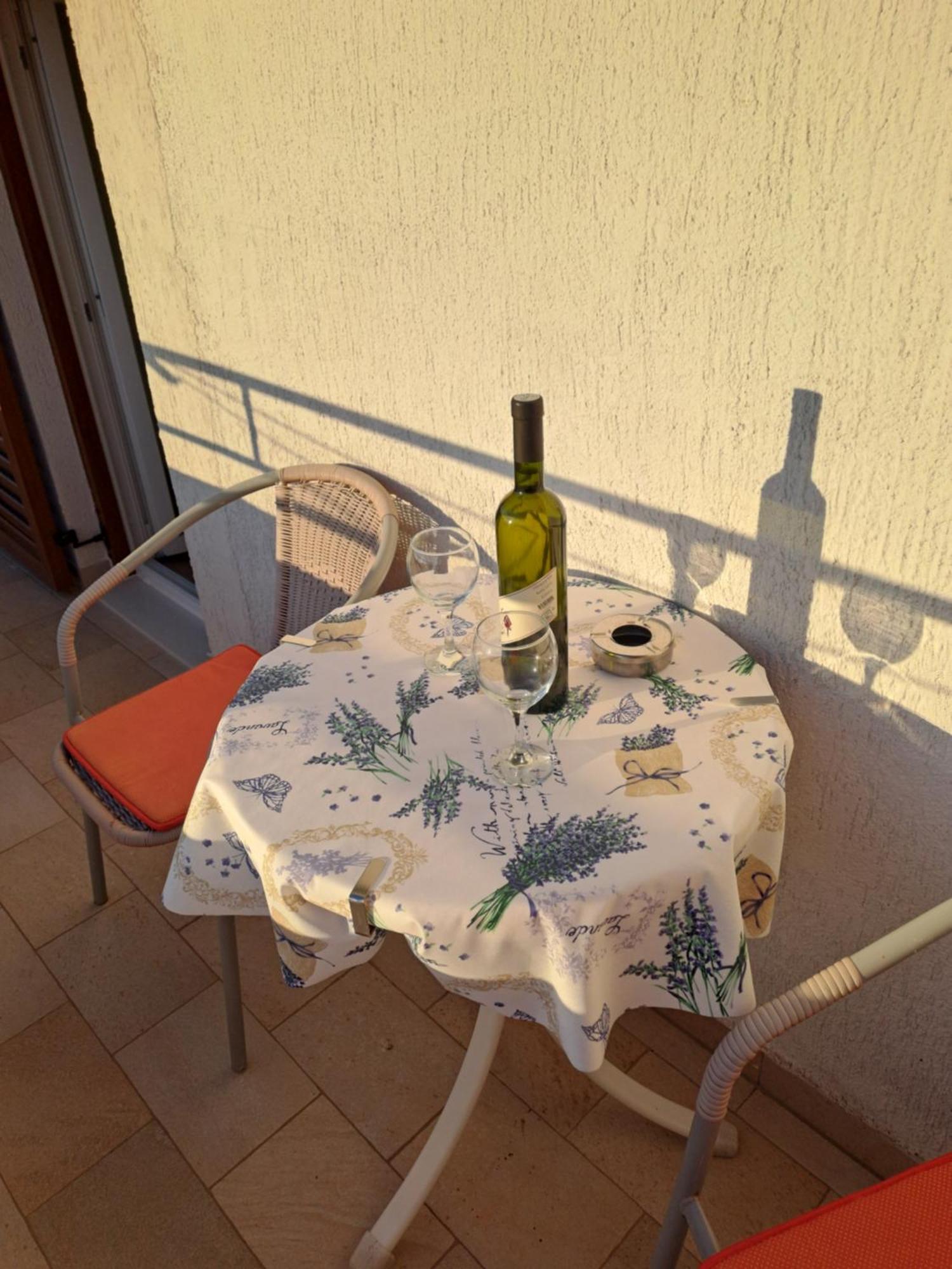 Apartmán N & V *