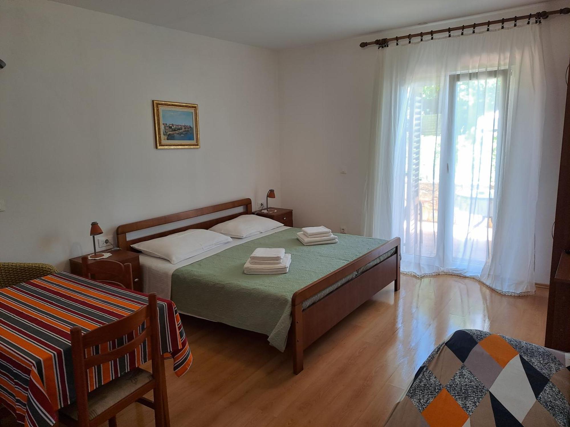 Apartment N & V *
